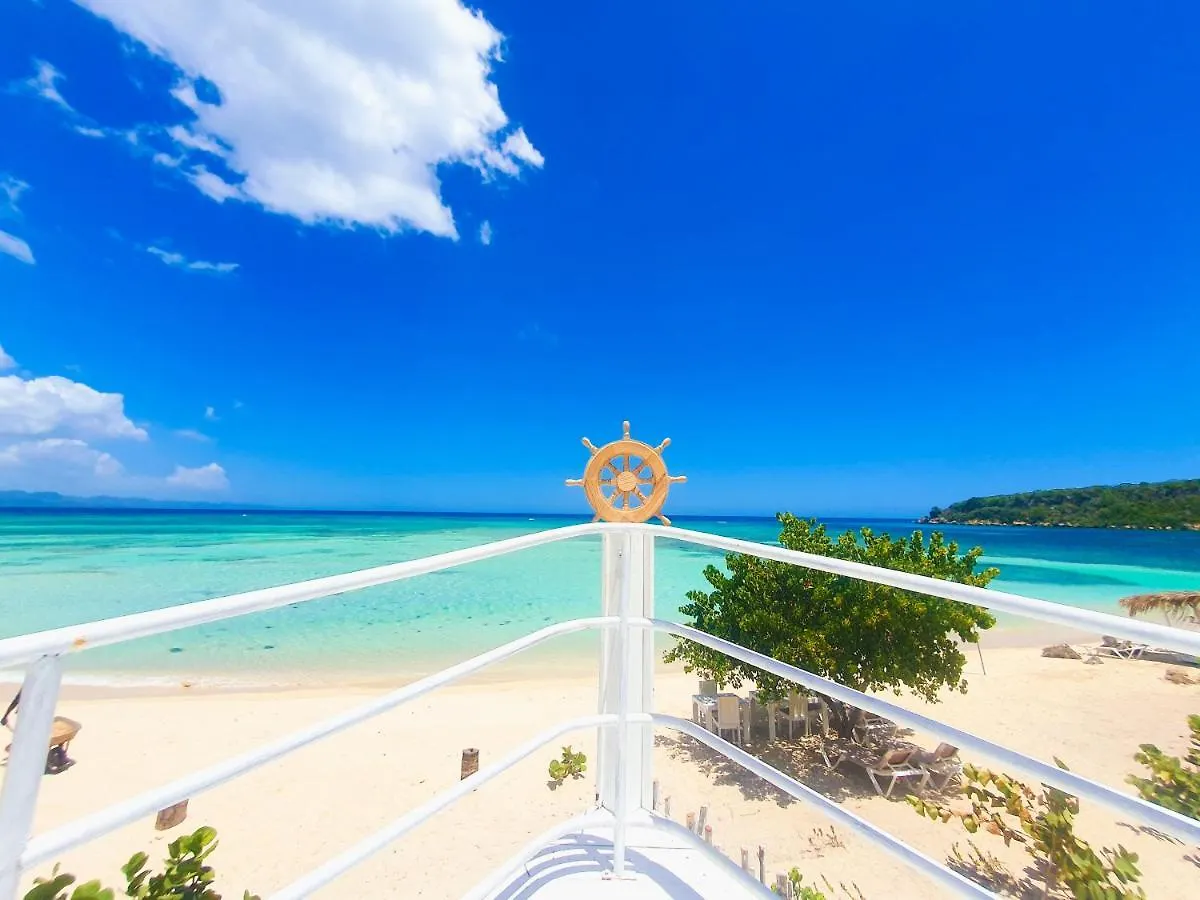 酒店 Bluemare Ecohotel Frente A La Playa Ensendada 蓬塔露奇亚 多米尼加共和国