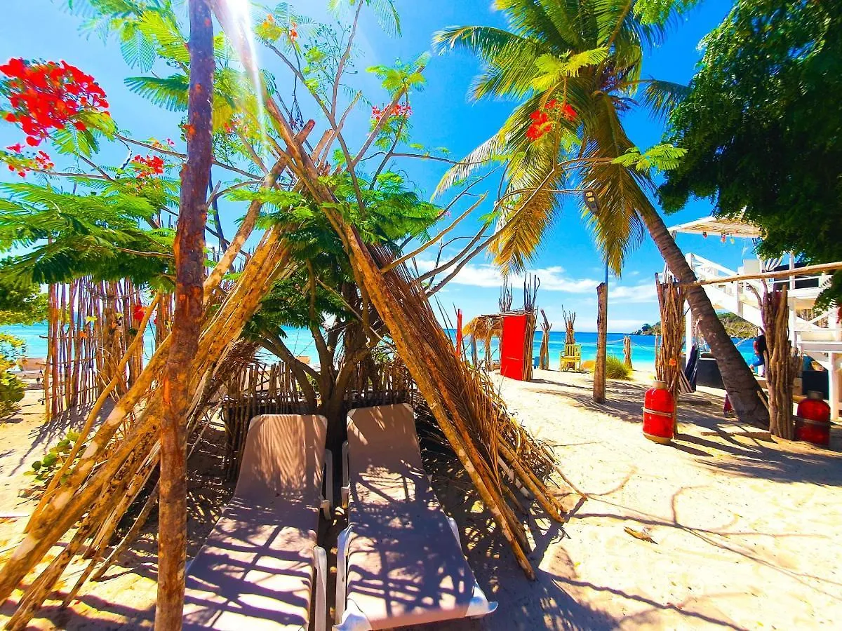 Bluemare Ecohotel Frente A La Playa Ensendada 蓬塔露奇亚